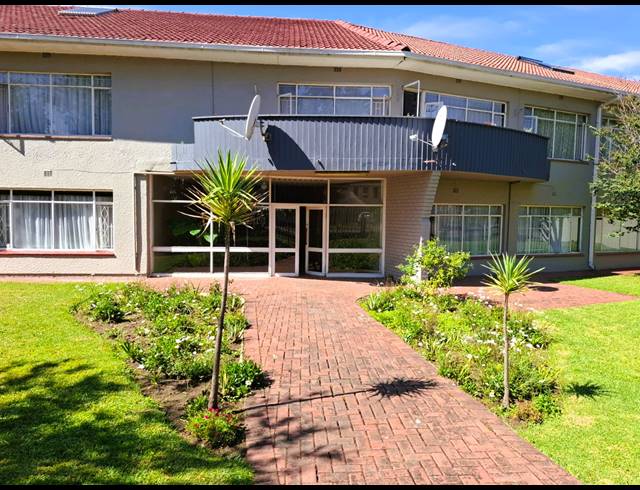 3 BEDROOM FLAT FOR SALE IN THREE RIVERS PROPER